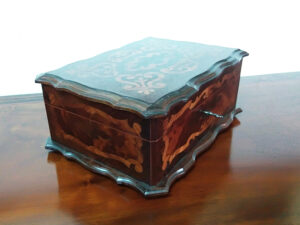 scatola antica marseille 